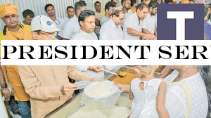President serves thousands of devotees