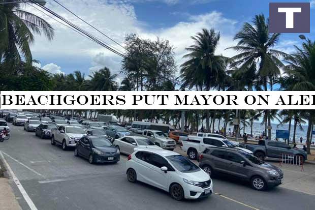 Traffic on the beachfront road in Bang Saen grinds to a halt on June 3, 2020, prompting authorities to order its temporary closure. (Saen Suk police station photo) Beachgoers put mayor on alert