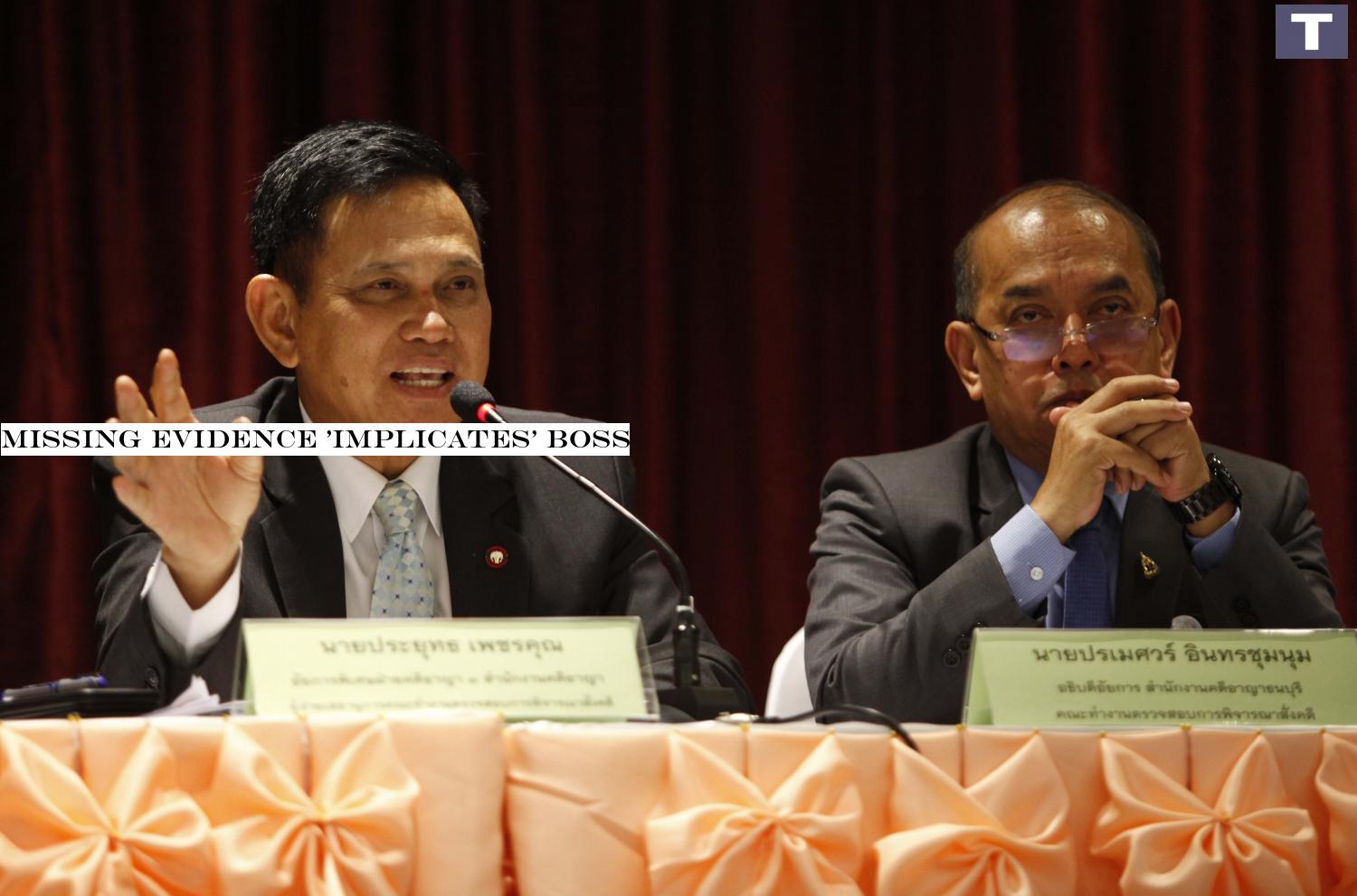 Prosecutors Prayuth Petchkhun, left, and Poramet Intharachumnum on Tuesday disclose the findings of a fact-finding inquiry into the prosecutors' handling of the fatal hit-and-run case against Vorayuth 'Boss' Yoovidhya at the government office complex on Chaeng Watthana Road.â-#128;-#137;(Photo by Pattarapong Chatpattarasill) Missing evidence 'implicates' Boss