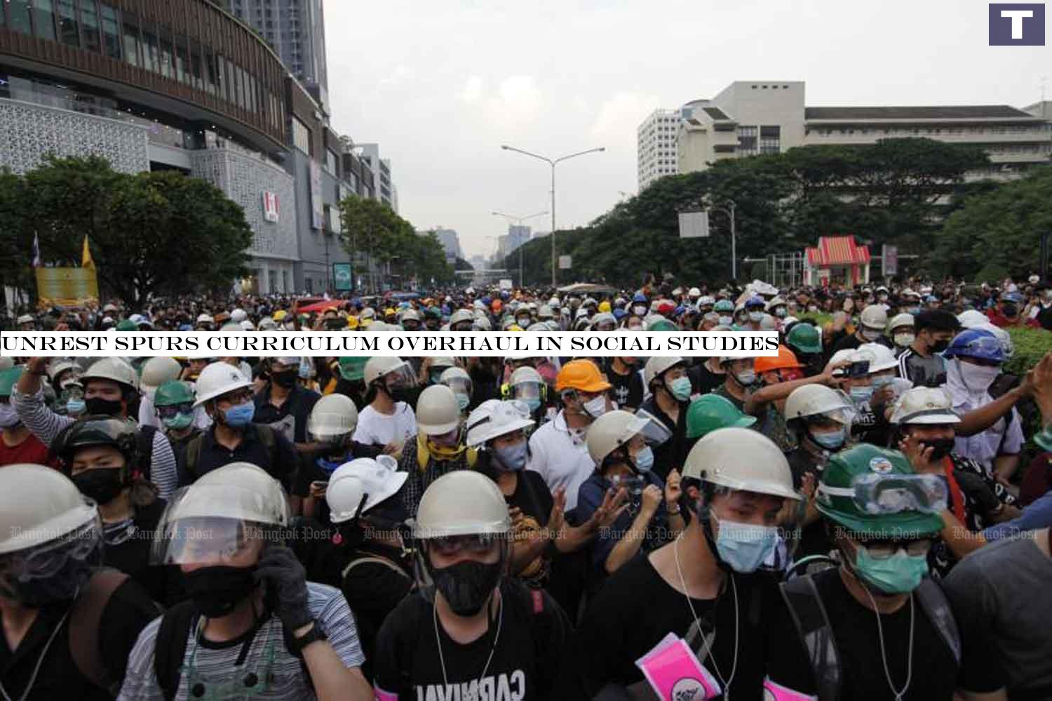 Demonstrators march on Sathon Road in Bangkok on Monday. (Photo by Wichan Charoenkiatpakul) Unrest spurs curriculum overhaul in social studies