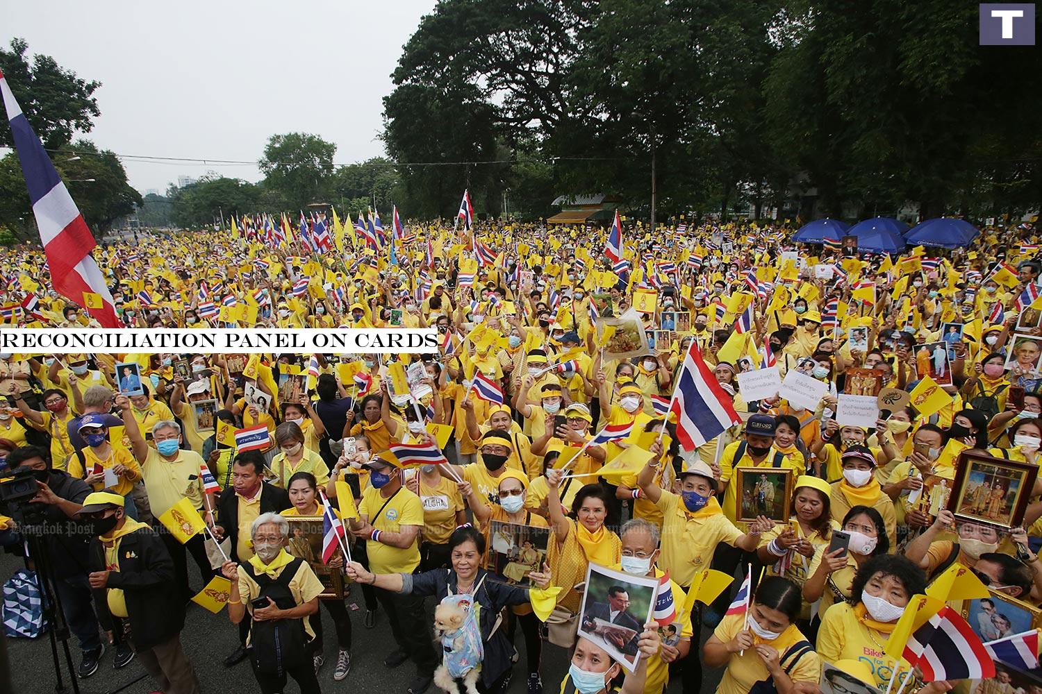 Yellow-clad people converge at Lumpini Park in Bangkok on Tuesday in a show of support for the royal institution. (Photo by Apichit Jinakul) Reconciliation panel on cards