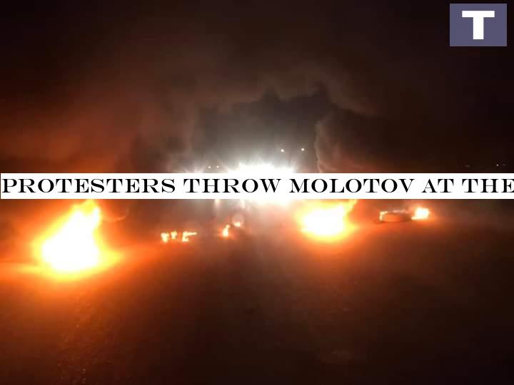 Protesters throw Molotov at the headquarters of the Dhi Qar governorate